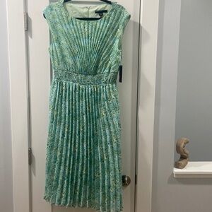 Maggy London size 10 blue and green midi dress NWT accordion fold  fan fold